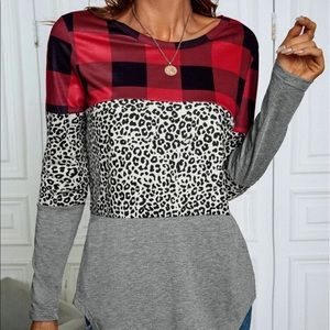 RED & BLACK BUFFALO PLAID & LEOPARD 🐆 PRINT CURVED HEM LONG SLEEVE TEE